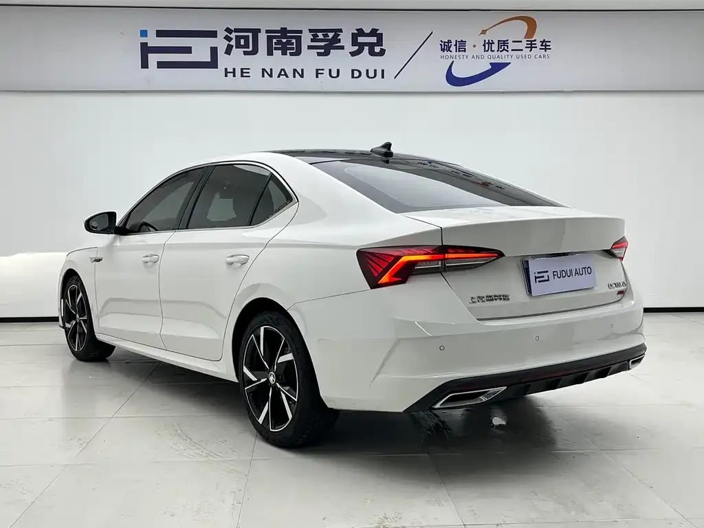 Skoda Octavia — фото 5