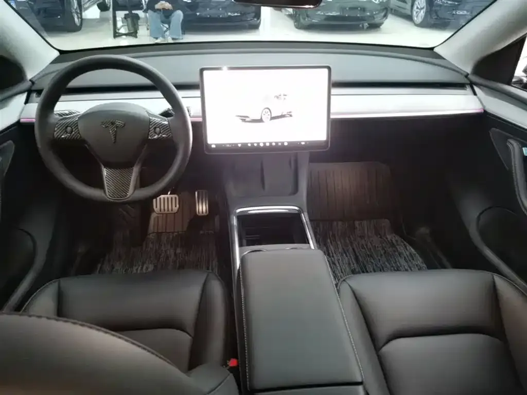 Tesla Model Y — фото 2