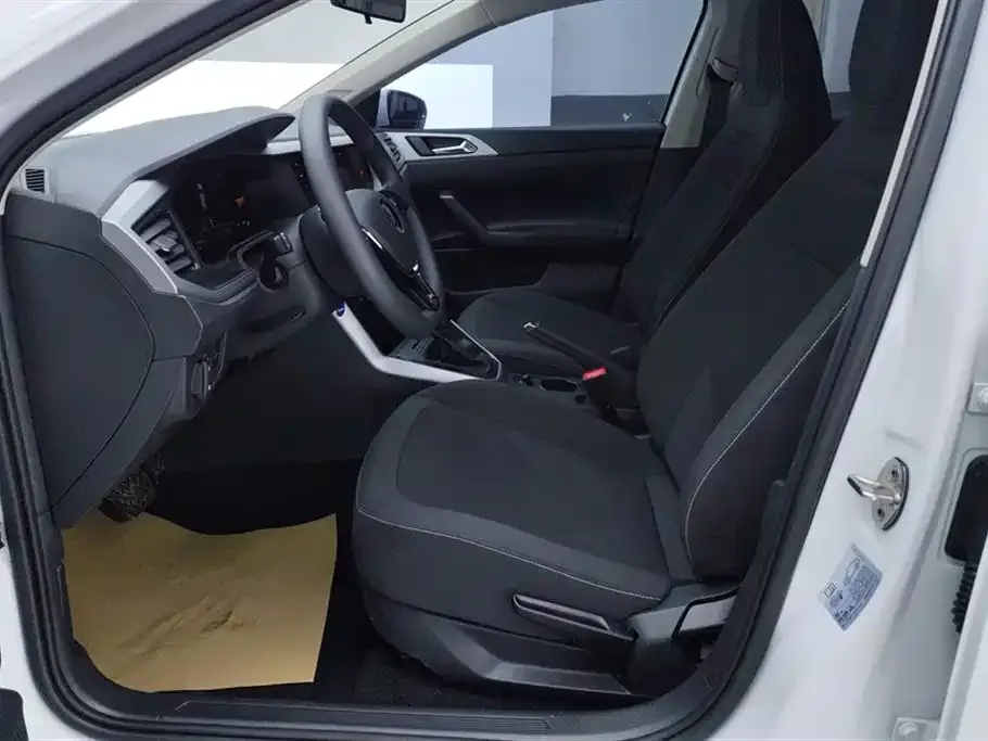 Volkswagen Polo 2023 из CN, фото 8
