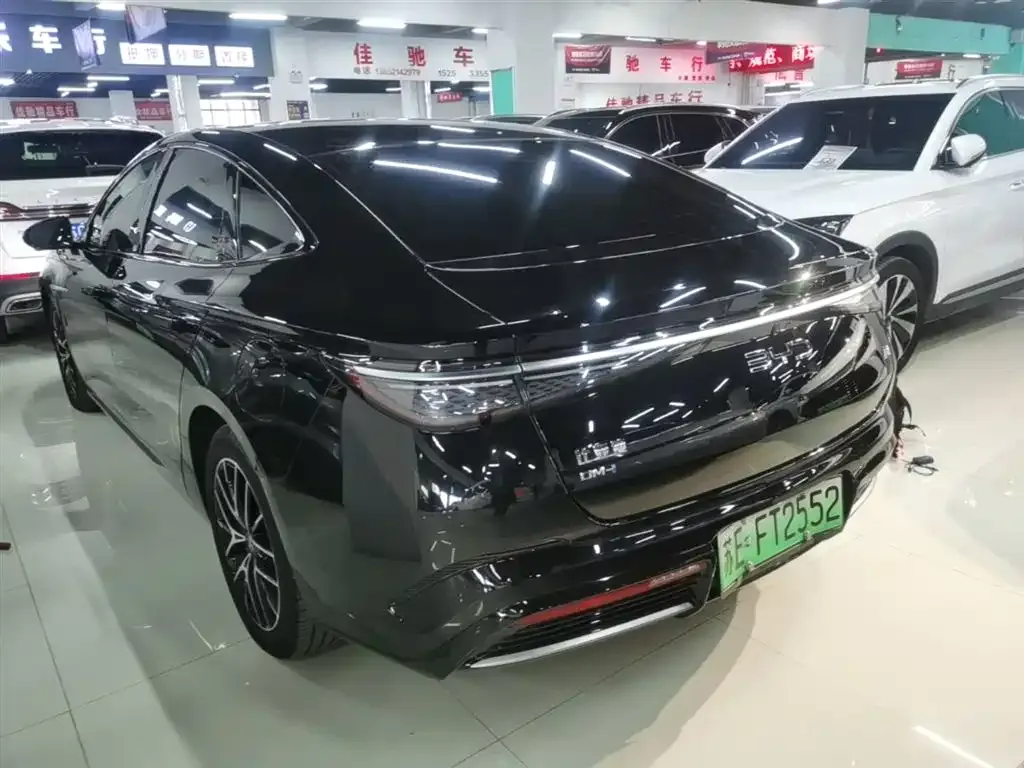 BYD Seal — фото 9