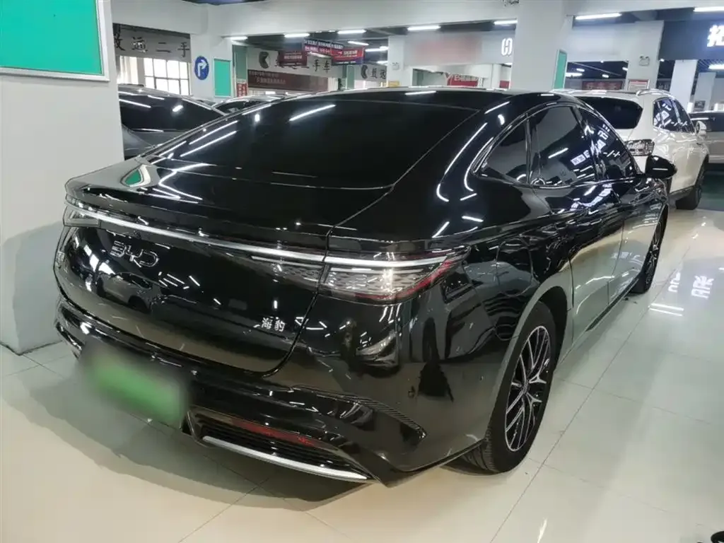 BYD Seal — фото 10