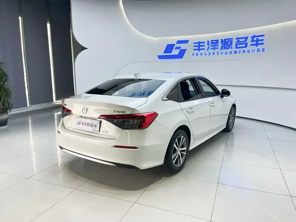 Honda Civic — фото 8