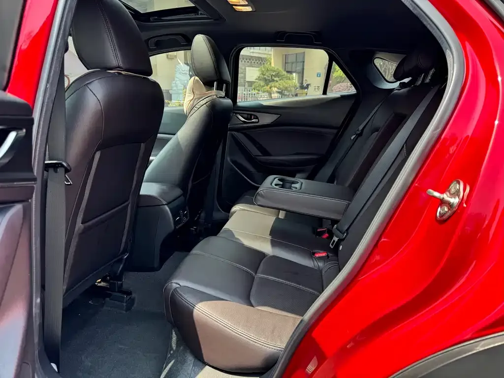 Mazda CX-4 2021 из CN, фото 8