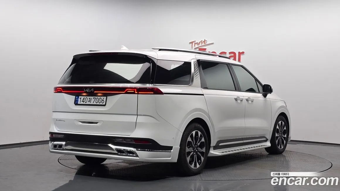 Kia Carnival — фото 10