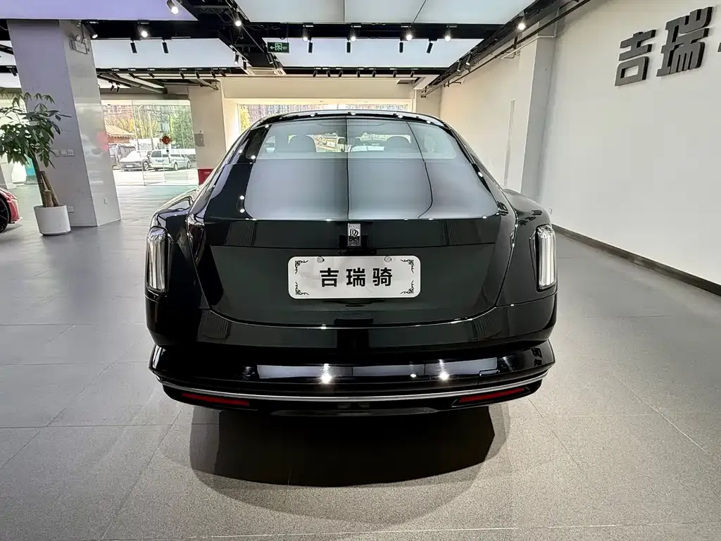Rolls-Royce Phantom 2024 из CN, фото 4