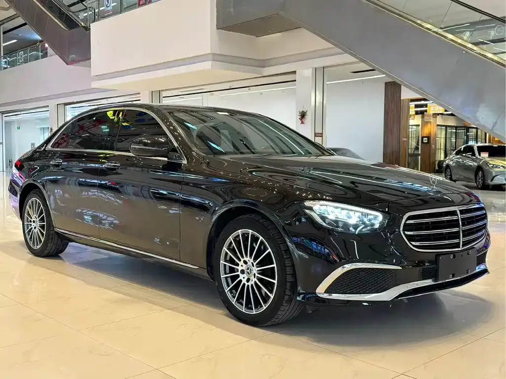 Mercedes-Benz E-Class — фото 10