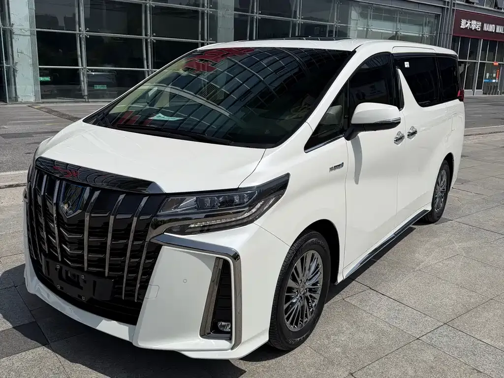 Toyota Alphard — фото 4