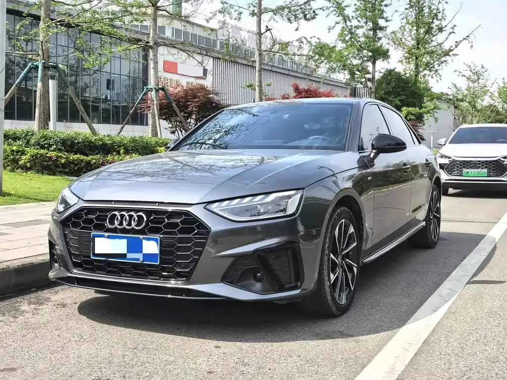 Audi A4L 2023 из CN, фото 1
