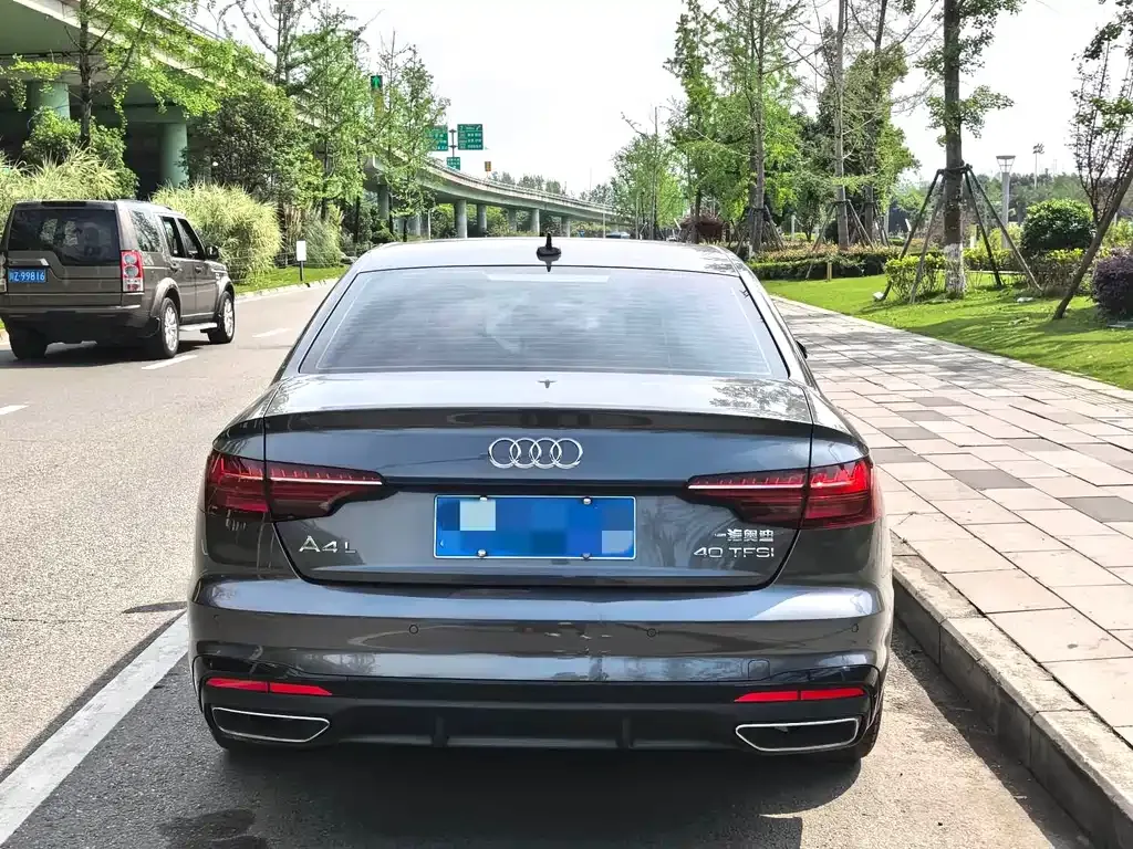 Audi A4L 2023 из CN, фото 7