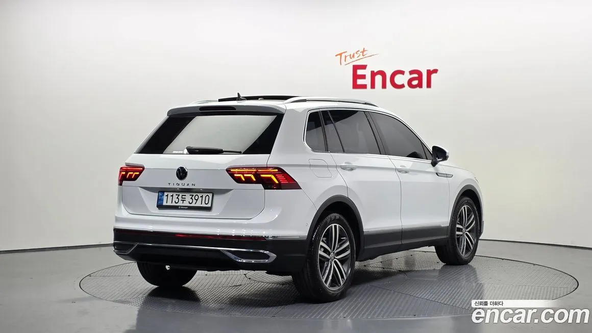 Volkswagen Tiguan — фото 10