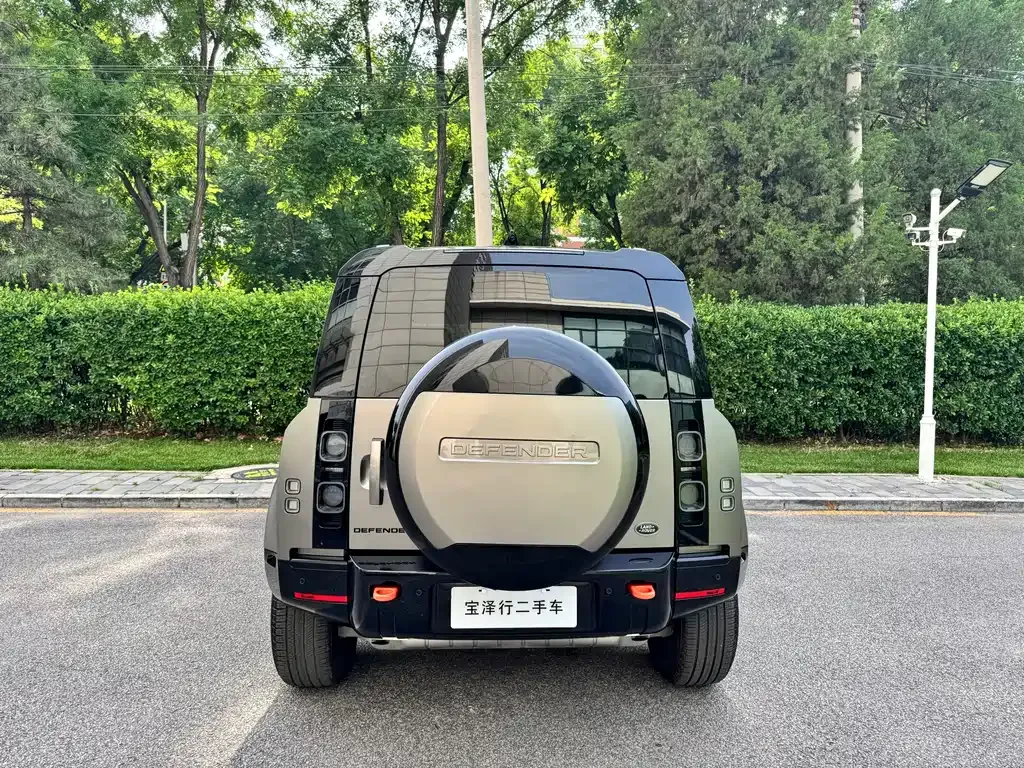 Land Rover Defender — фото 9