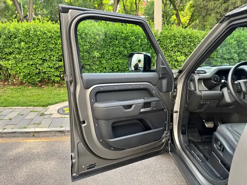 Land Rover Defender — фото 8
