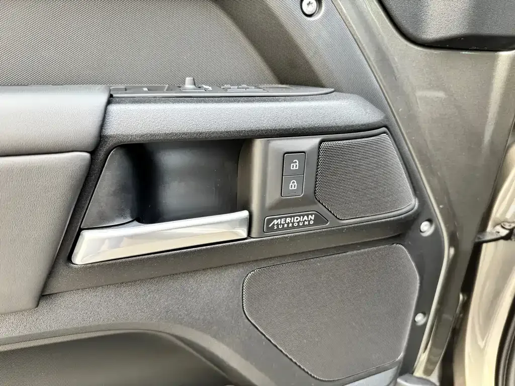 Land Rover Defender — фото 4