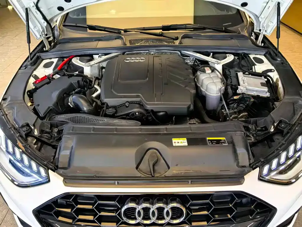 Audi A4L 2024 из CN, фото 6