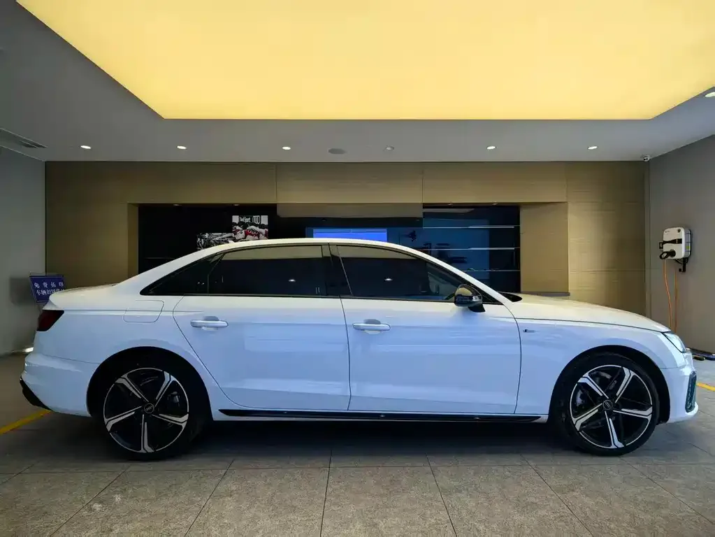 Audi A4L 2024 из CN, фото 8