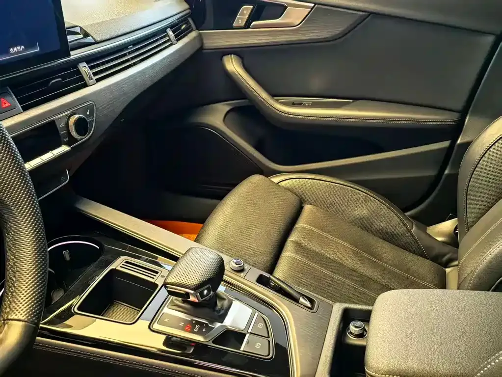 Audi A4L 2024 из CN, фото 7
