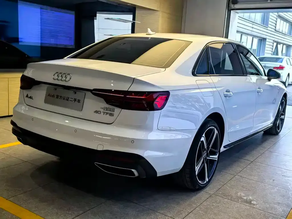 Audi A4L 2024 из CN, фото 4