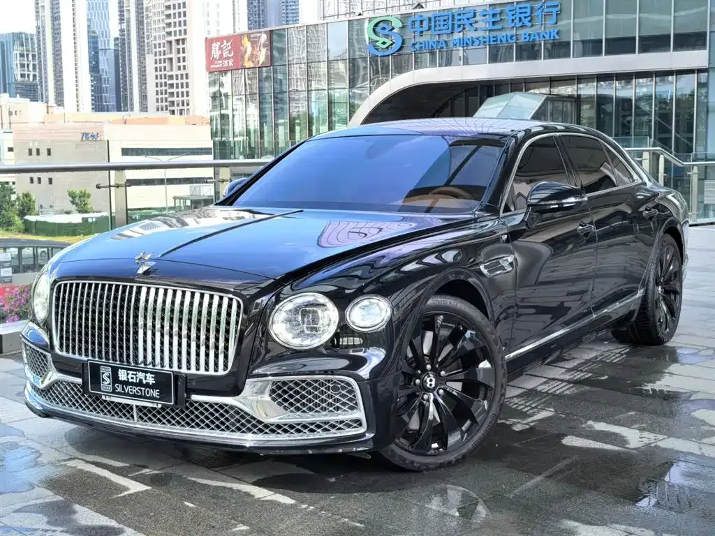 Bentley Flying Spur — фото 1