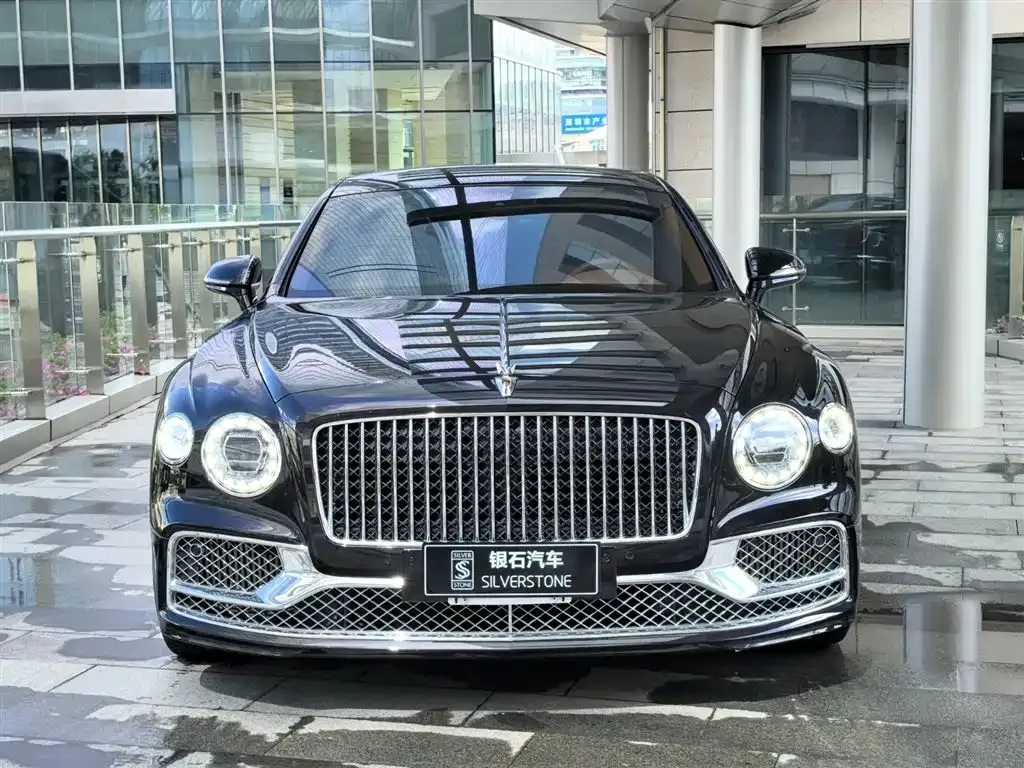 Bentley Flying Spur — фото 6
