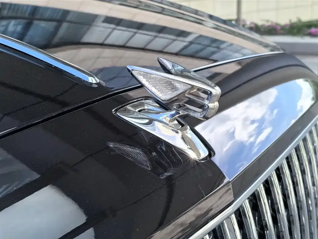 Bentley Flying Spur — фото 2