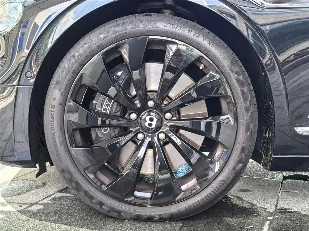 Bentley Flying Spur — фото 9