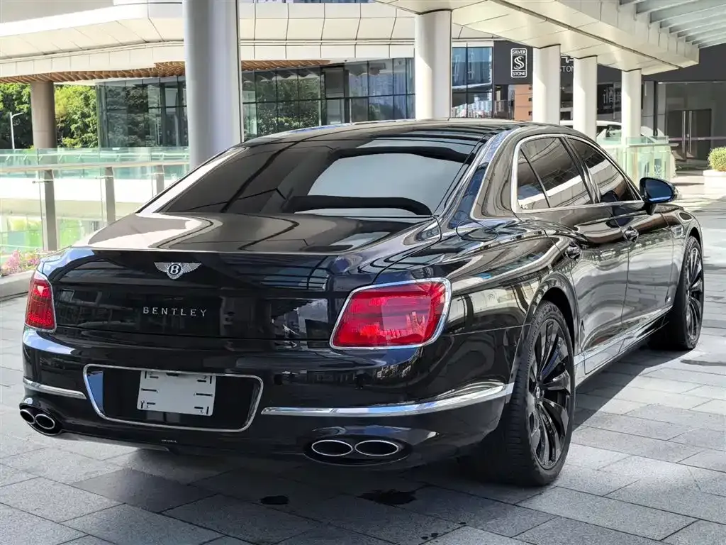 Bentley Flying Spur — фото 3