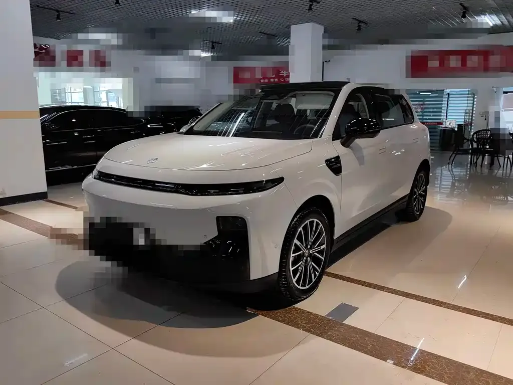 Leapmotor B10