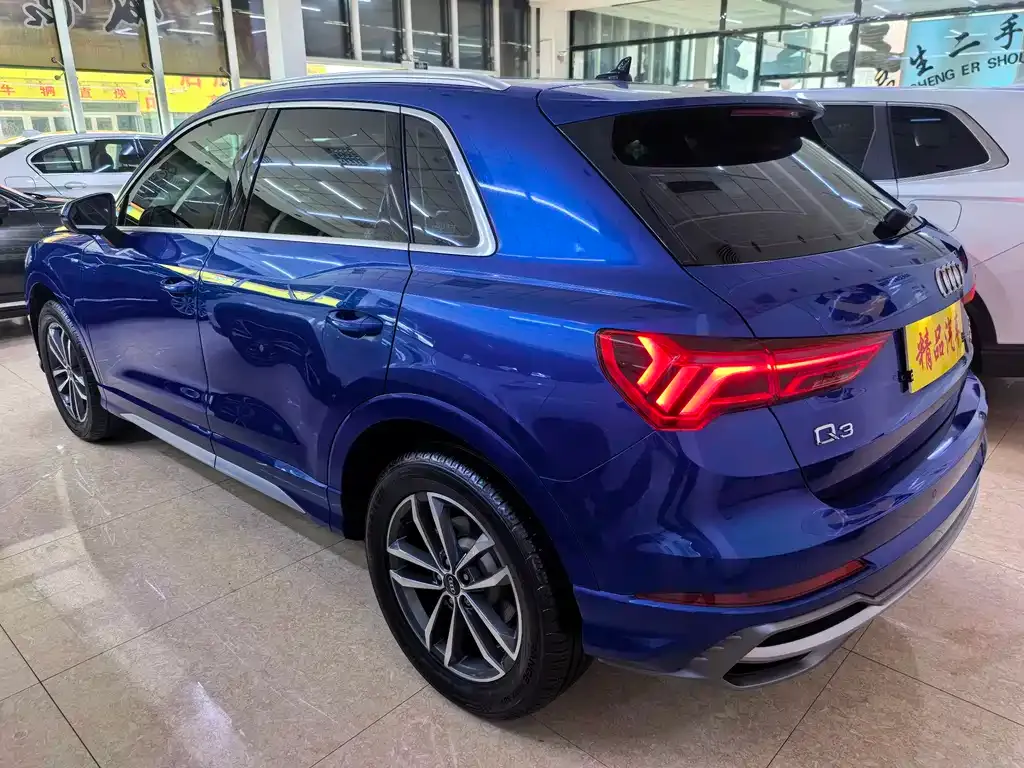 Audi Q3 — фото 10