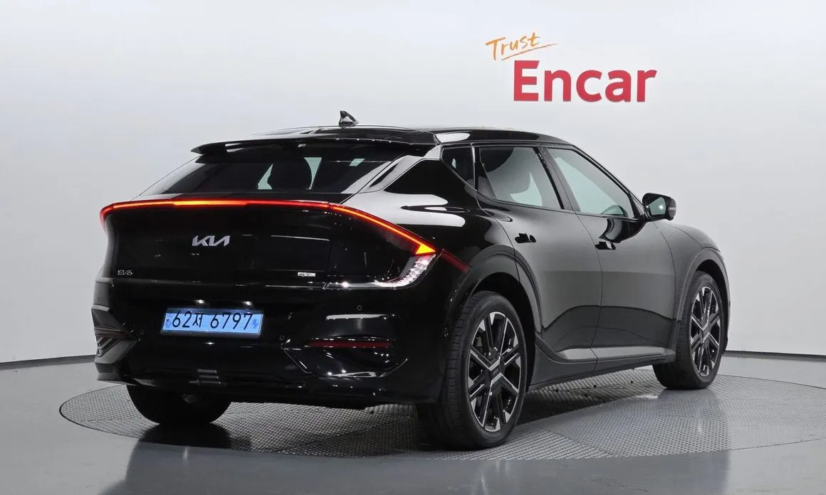 Kia EV6 — фото 8