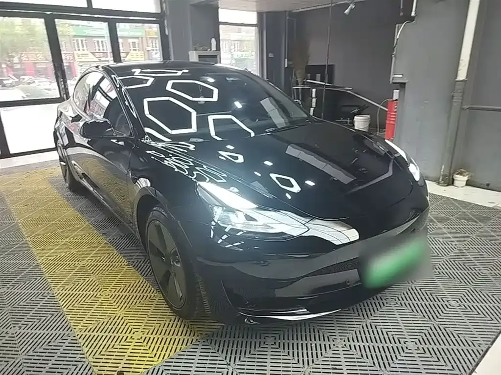 Tesla Model 3 — фото 6
