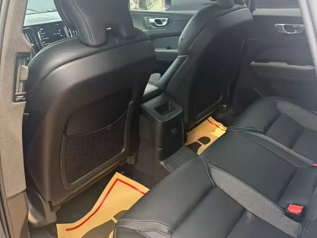 Volvo XC60 PHEV 2023 из CN, фото 8