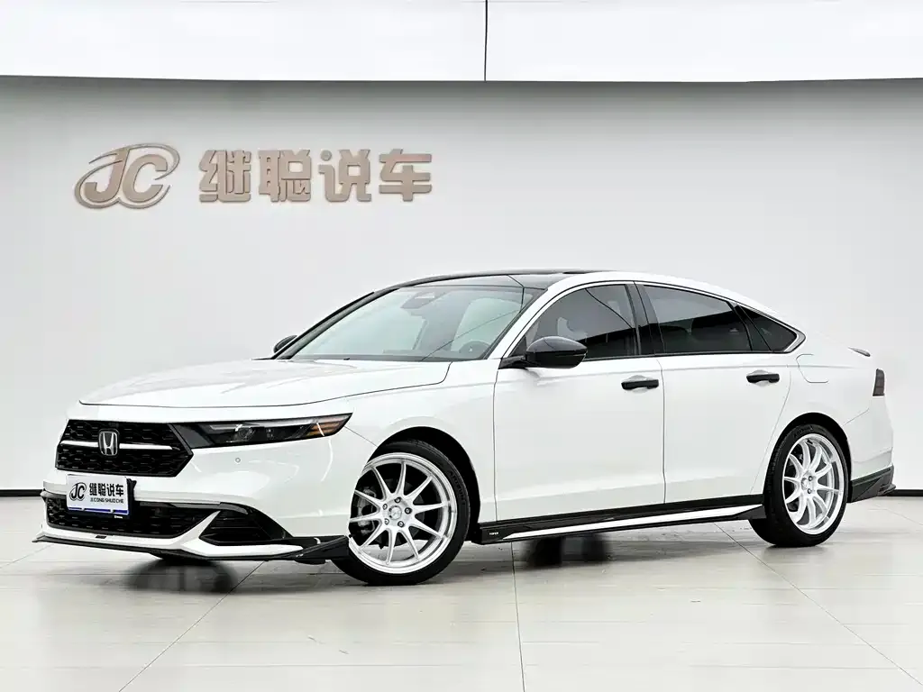 Honda Accord — фото 1