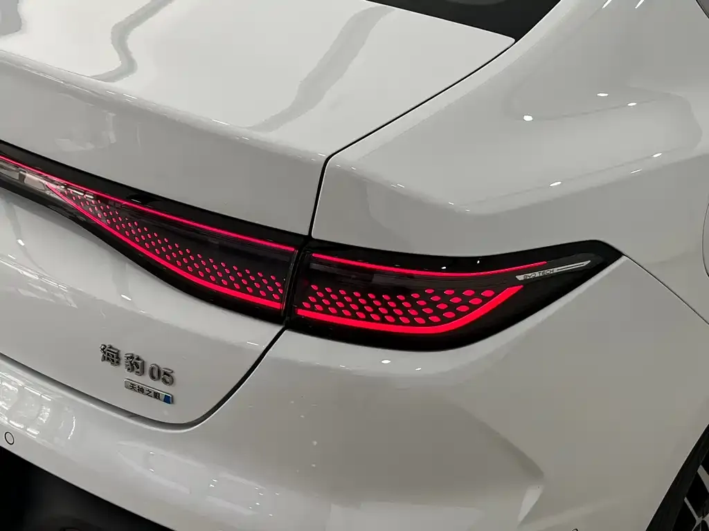 BYD Seal 05 DM-i — фото 8