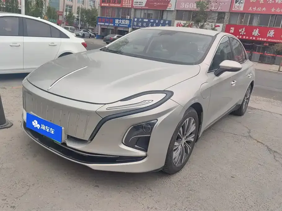 Hongqi E-QM5 — фото 1