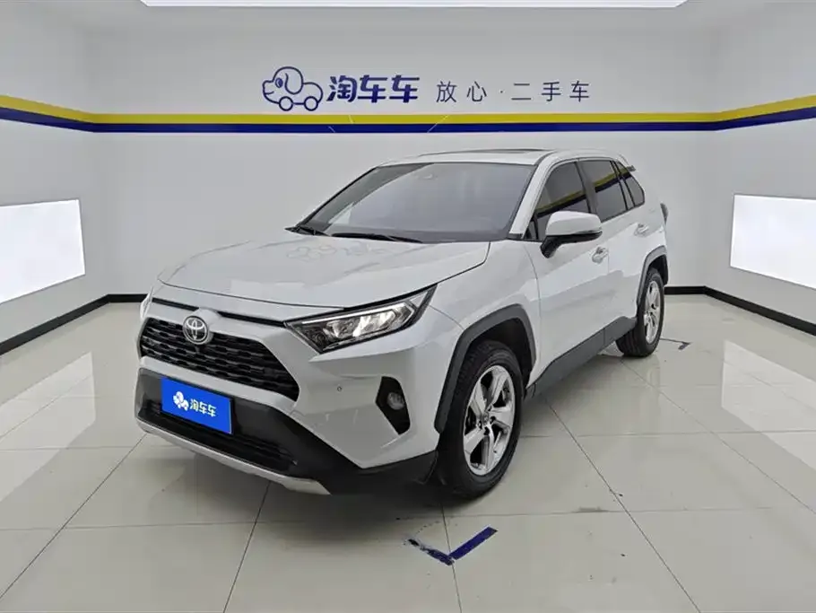 Toyota RAV4 — фото 1