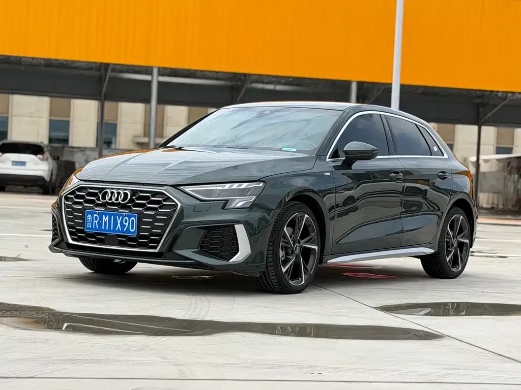Audi A3 — фото 1