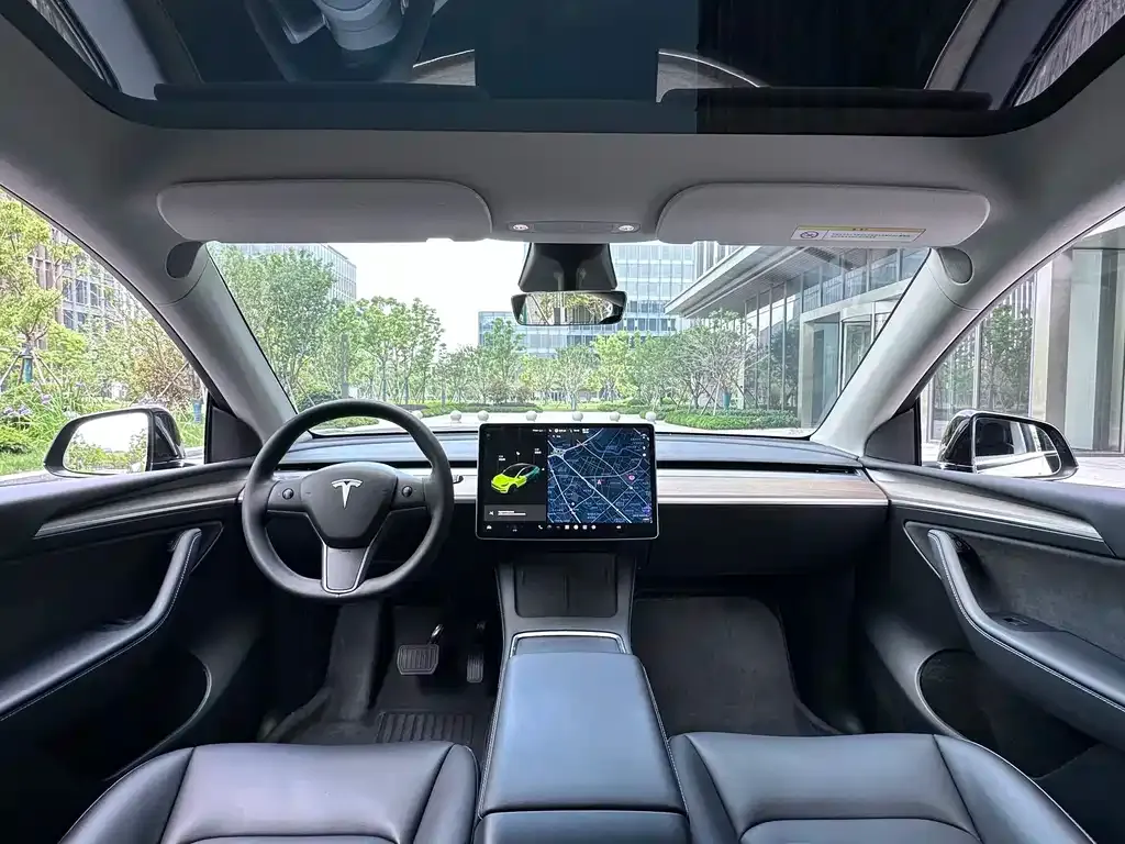 Tesla Model Y — фото 4