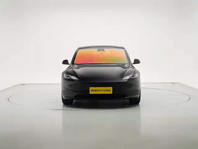Tesla Model 3 — фото 5