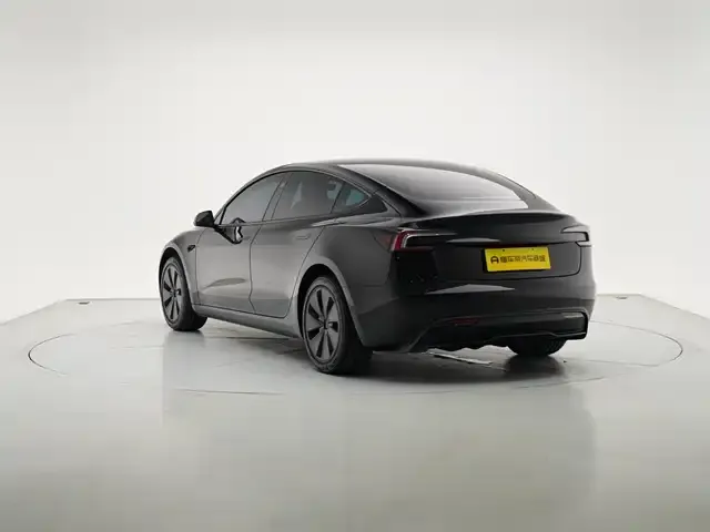 Tesla Model 3 — фото 2