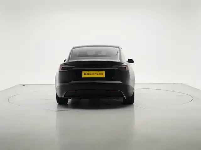 Tesla Model 3 — фото 4