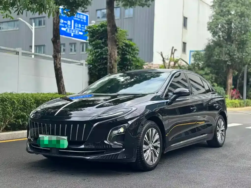 Hongqi E-QM5 — фото 1