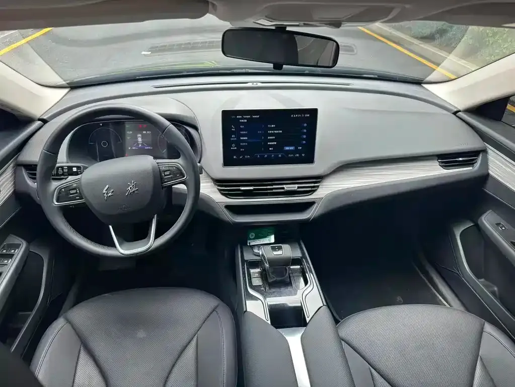 Hongqi E-QM5 — фото 3
