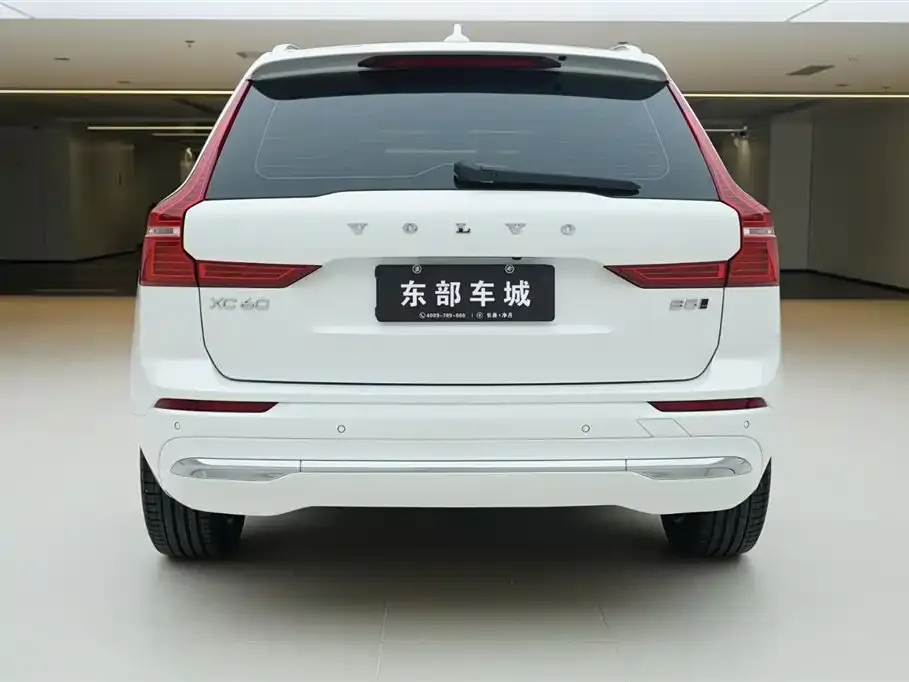 Volvo XC60 — фото 7
