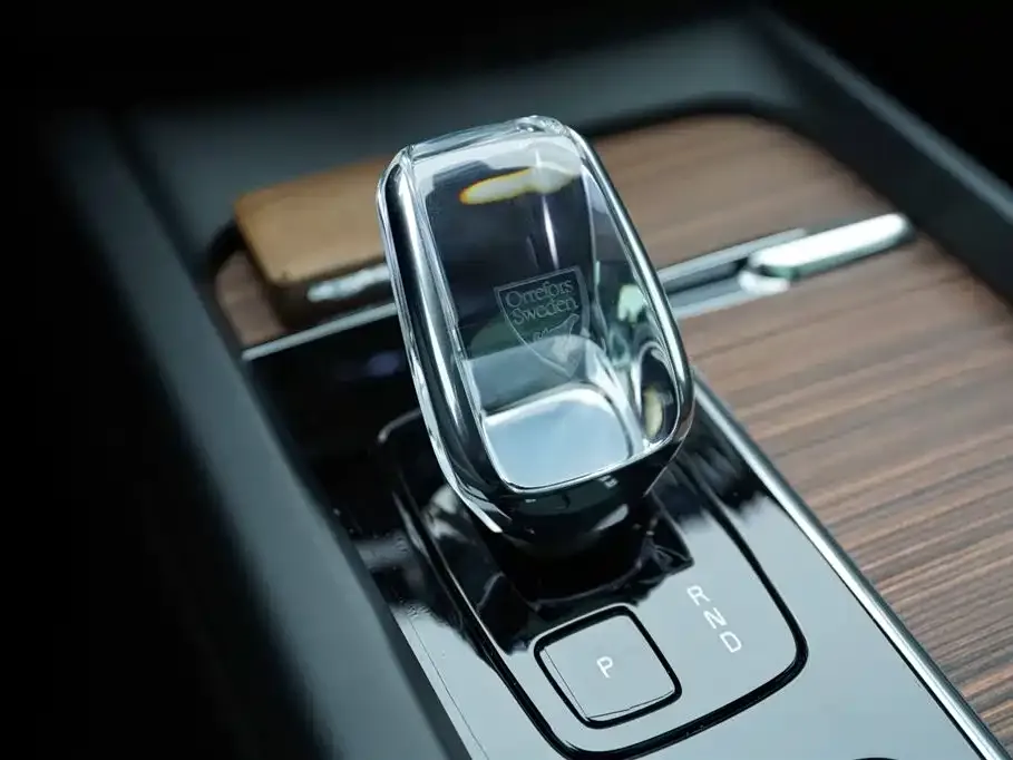 Volvo XC60 — фото 2