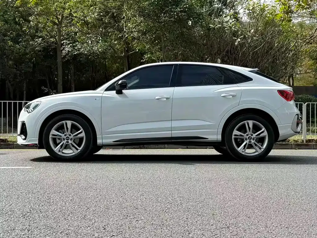 Audi Q3 Sportback — фото 9