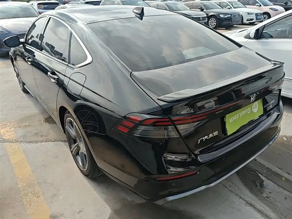 Honda Accord — фото 9