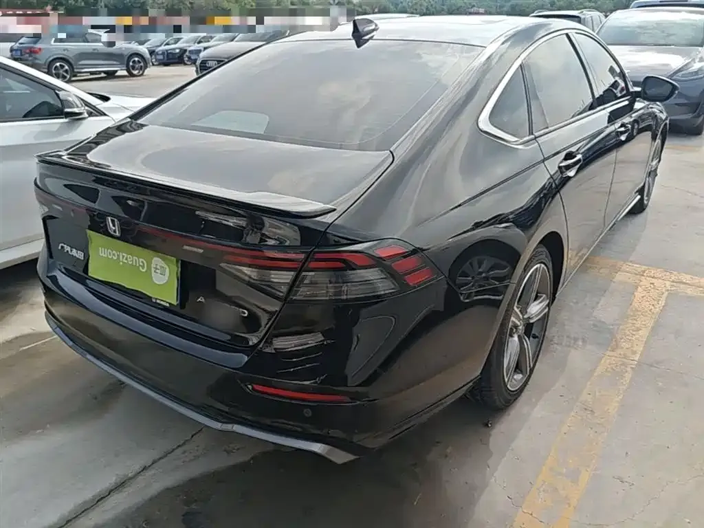 Honda Accord — фото 10