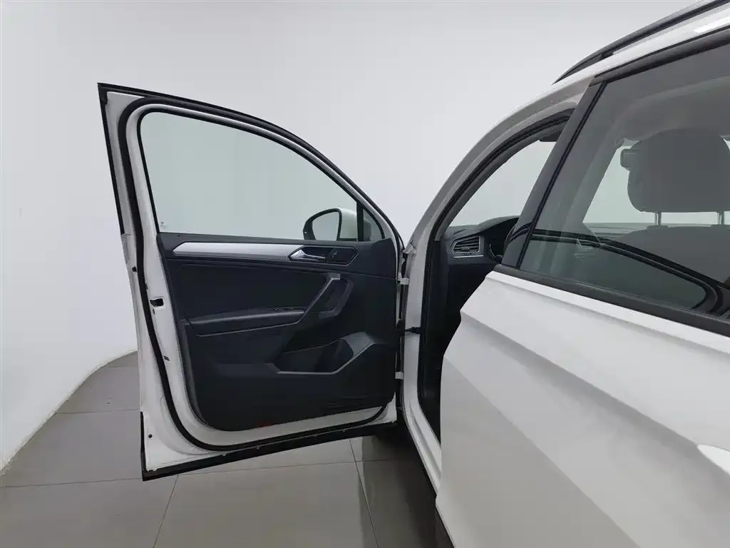 Volkswagen Tiguan L 2021 из CN, фото 5