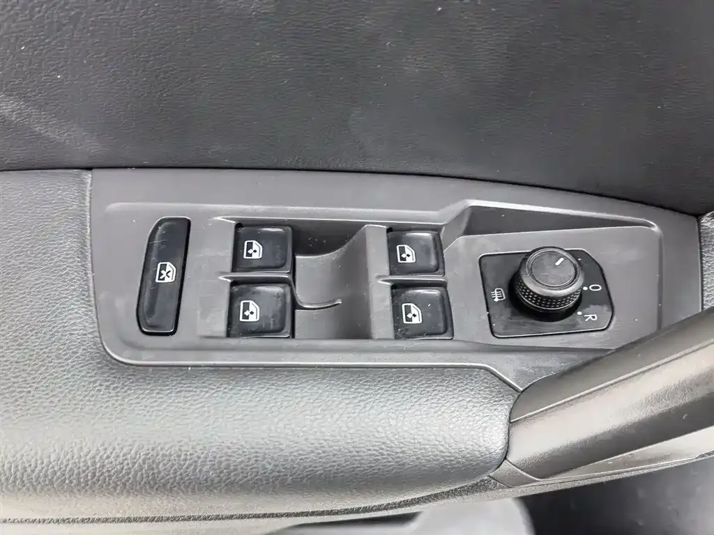 Volkswagen Tiguan L 2021 из CN, фото 10