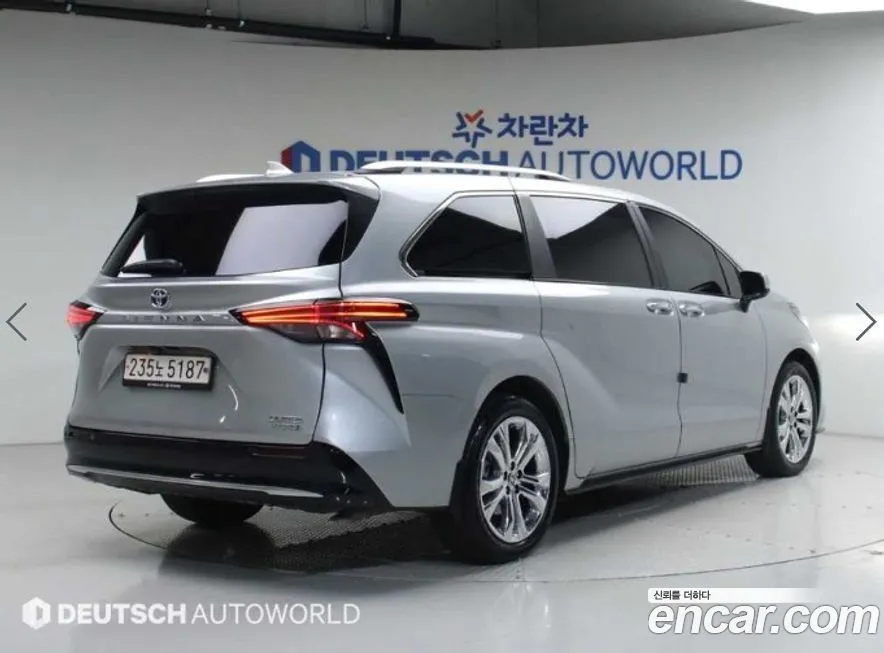 Toyota Sienna 2023 из KR, фото 2